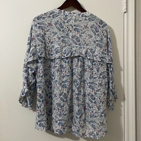 LC Lauren Conrad Blue and White Flutter Sleeve Blouse Size L - Picture 2 of 7